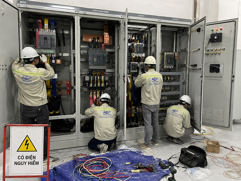 BIỆN PHÁP THI CÔNG LẮP ĐẶT TỦ ĐIỆN