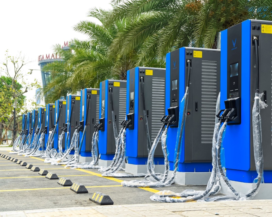 thi công trạm sạc